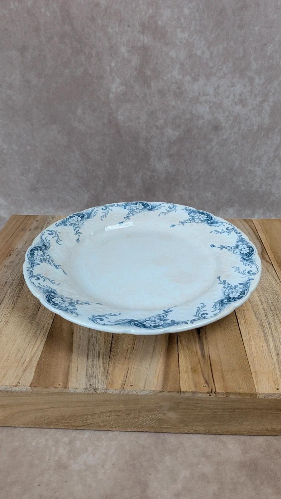 Plat sur pied ancien Kg Lunéville modèle Angèle