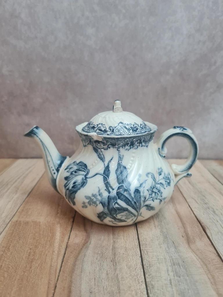 Théière ancienne Sarreguemines Fontanges bleu – décor floral terre de fer