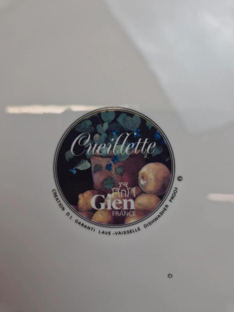 Grand plat Gien Cueillette D. Lalande 30 cm – Décor fruits & violettes