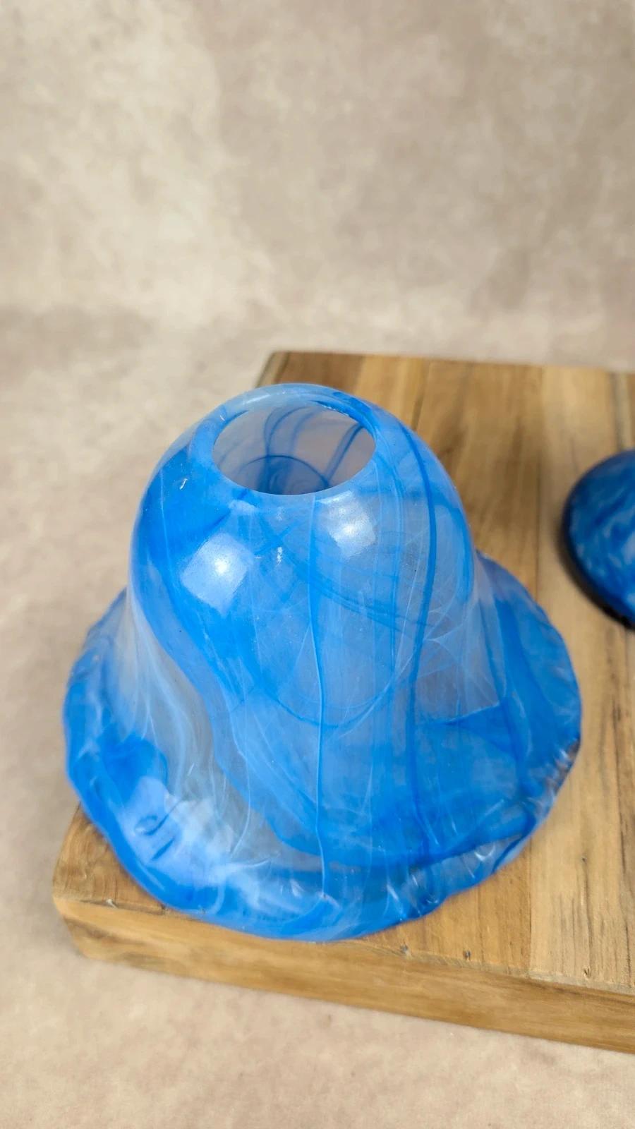 Lampe champignon en pâte de verre bleu