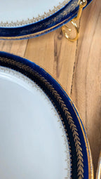 Lot de 4 assiettes à dessert – Porcelaine de Saint-amand – Décor fleuri & bleu cobalt