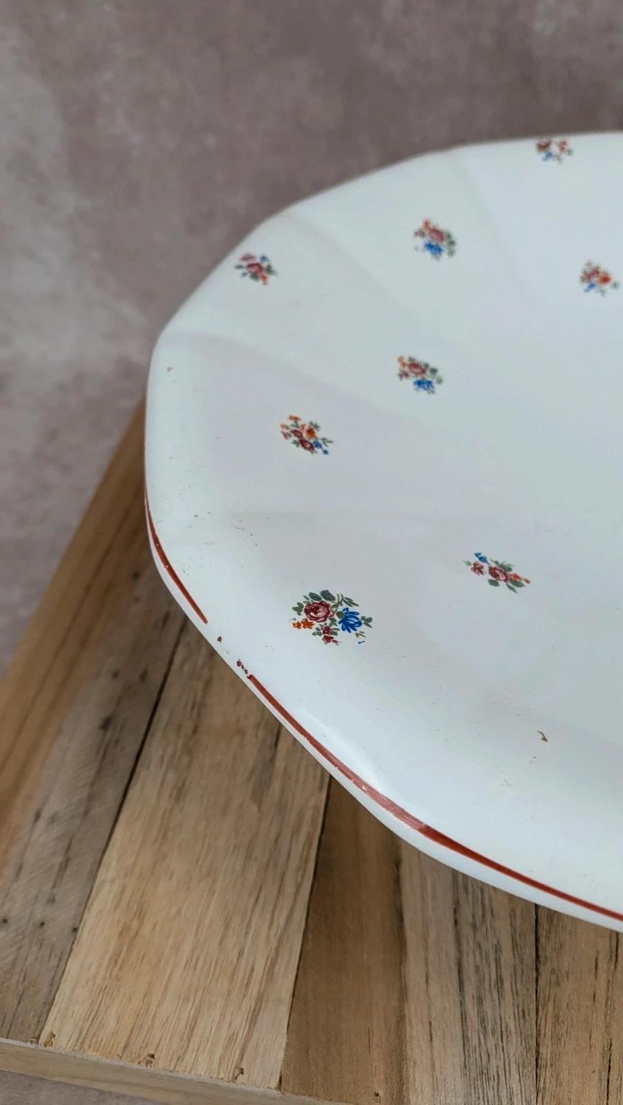Ensemble dépareillé Digoin Sarreguemines –plats & saladier fleuri ancien