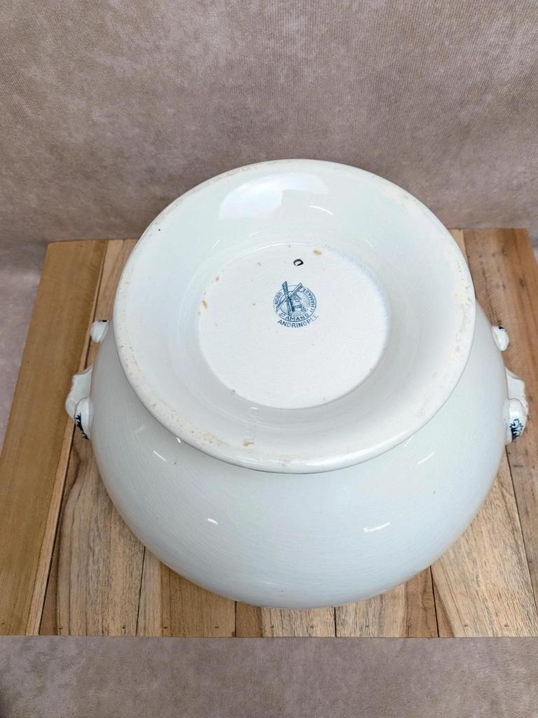Soupière Terre de Fer St Amand modèle Andrinople