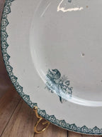 Grand plat rond ancien terre de fer, Saint-amandinoise – Modèle Muguet
