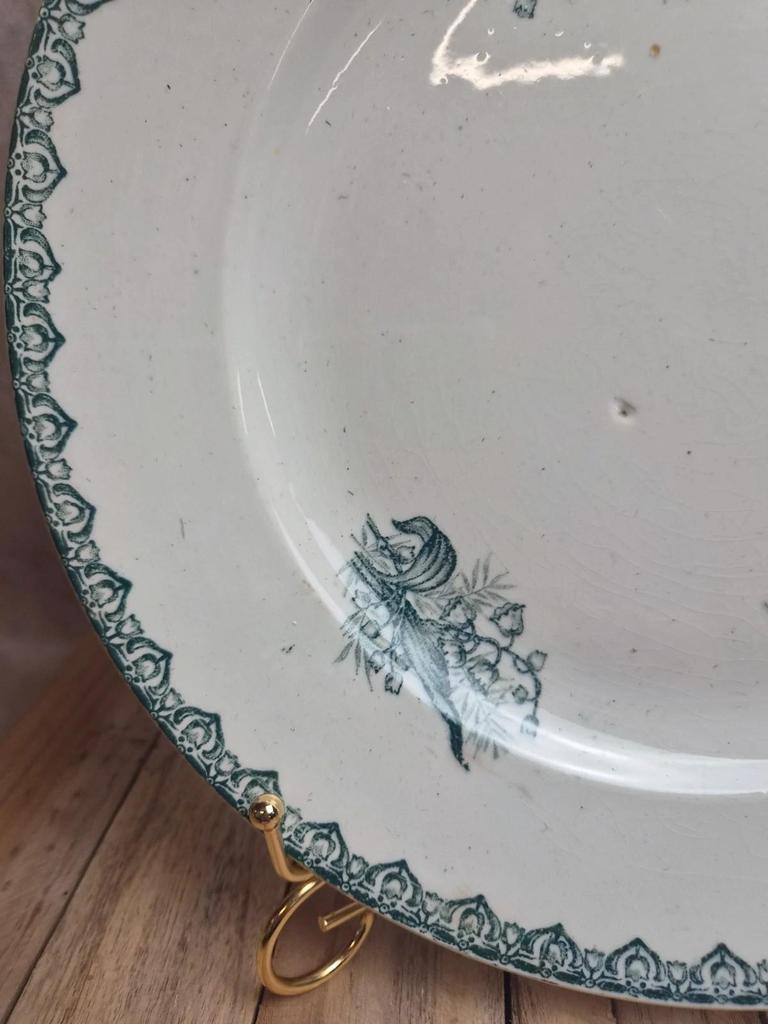 Grand plat rond ancien terre de fer, Saint-amandinoise – Modèle Muguet