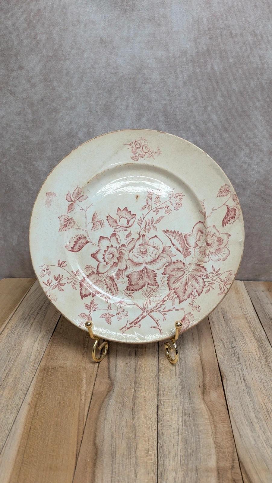 Assiette ancienne Terre de Fer décor floral rouge