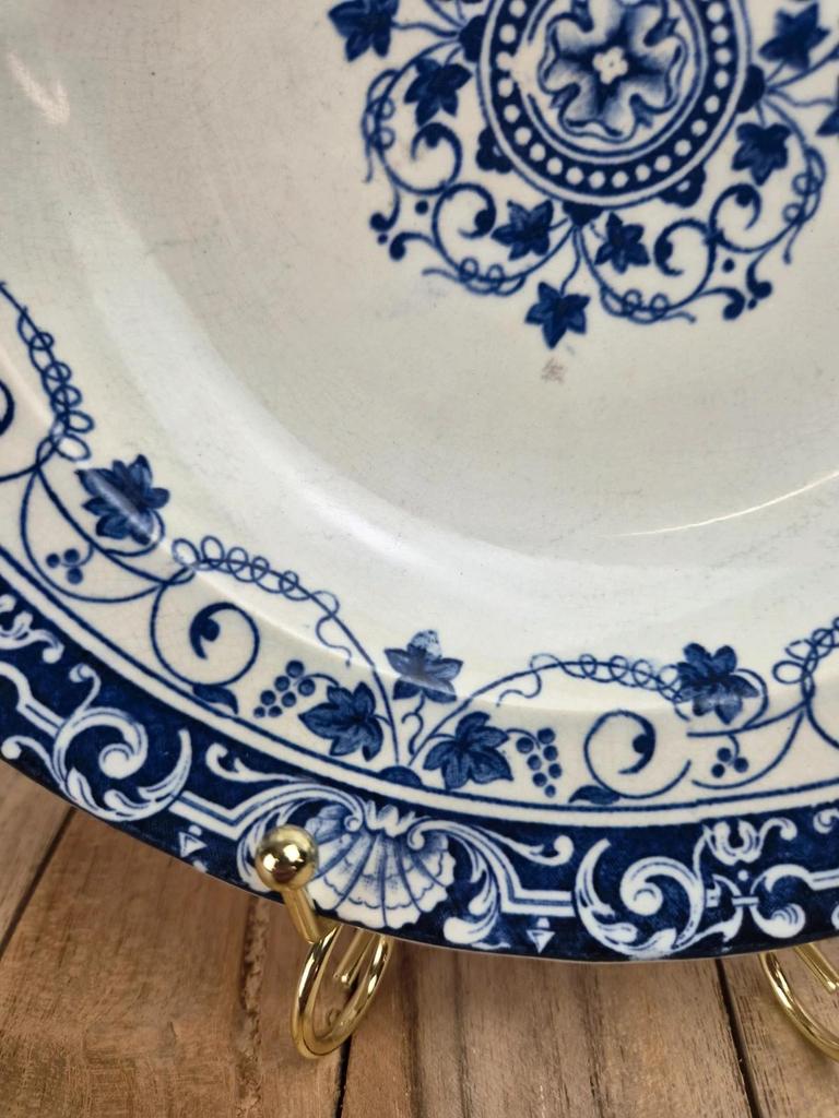 Assiette creuse Jules Vieillard Bordeaux – service Louis Xv