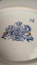 Saucière ancienne anglaise en faïence fine – décor violet – Xixe