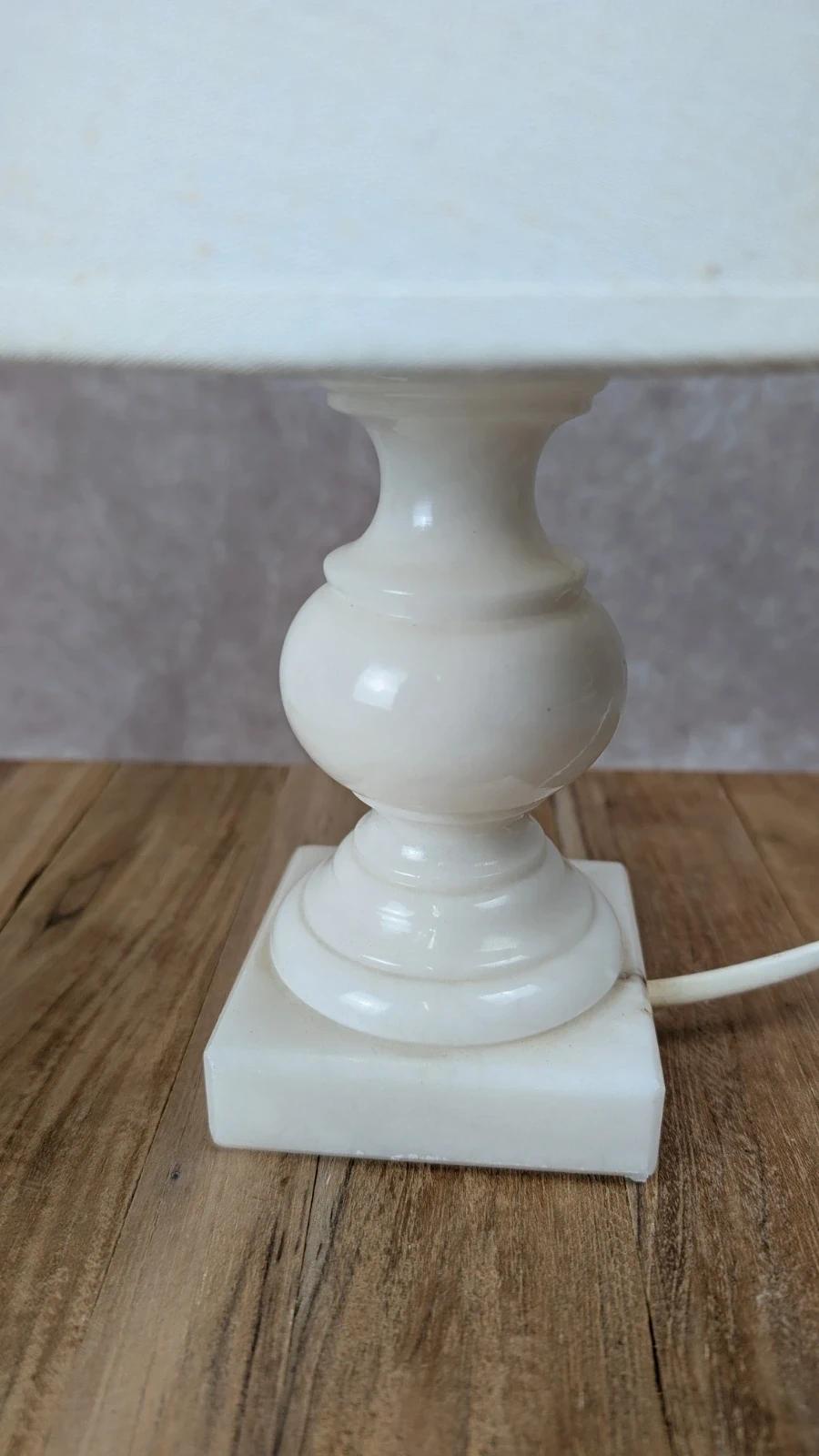 Lampe vintage en albâtre