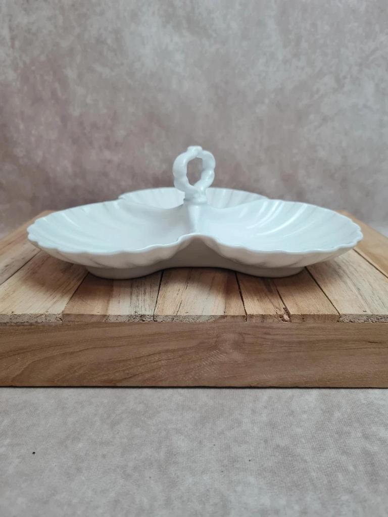 Présentoir ancien 3 compartiments coquille en porcelaine blanche