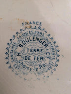 Assiette ancienne Terre de fer H. Boulenger Choisy-le-roi – Décor floral bleu