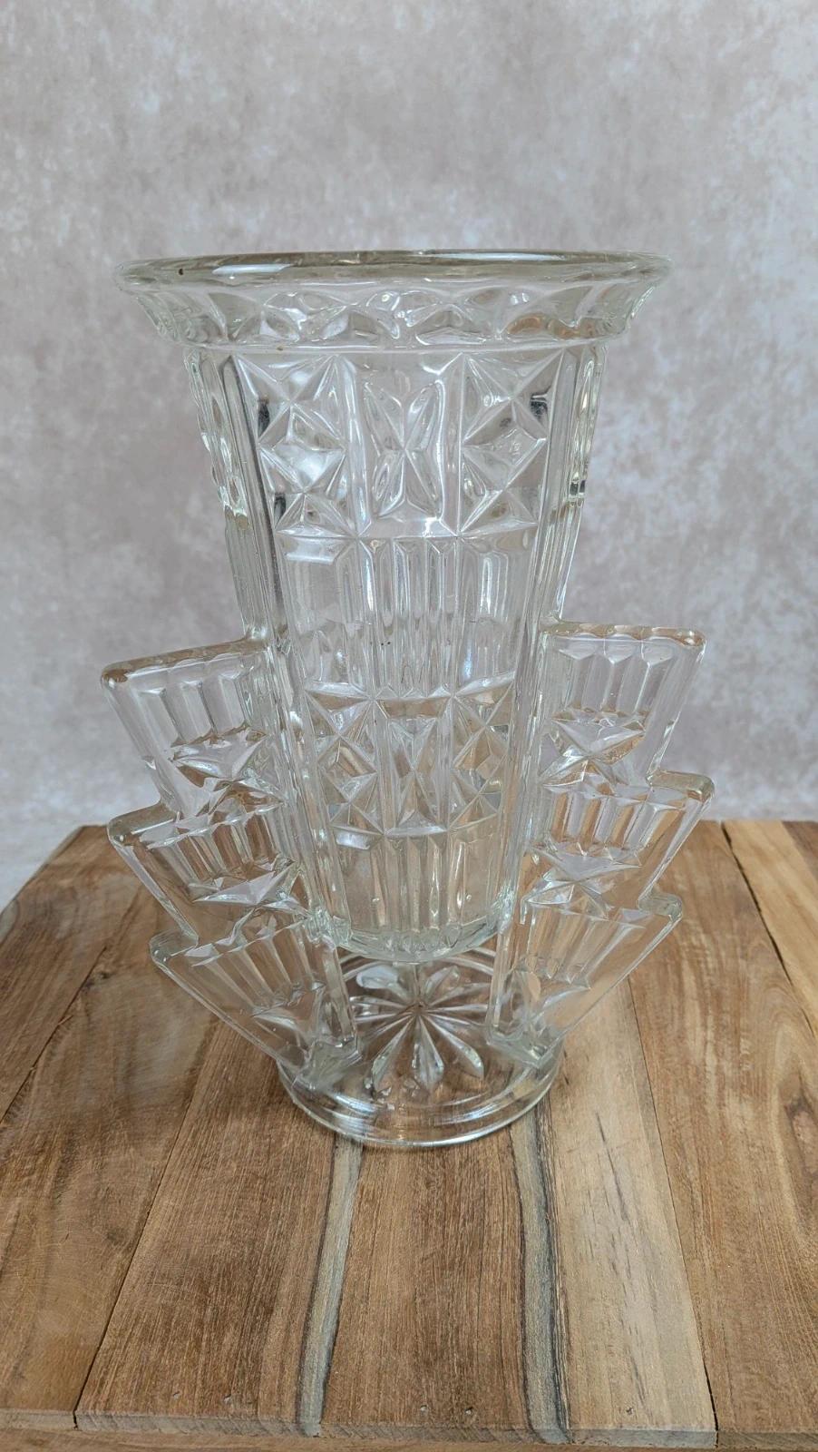 Vase Art Déco « Fusée » en verre moulé