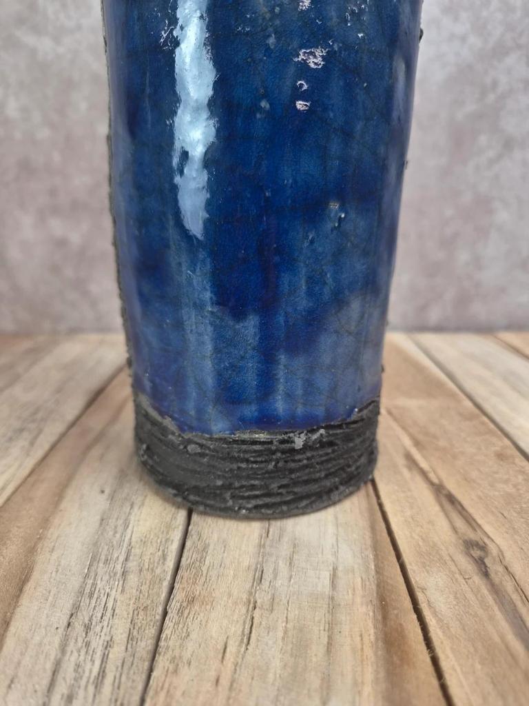 Grand vase d’atelier style raku bleu et vert signé – 30 cm