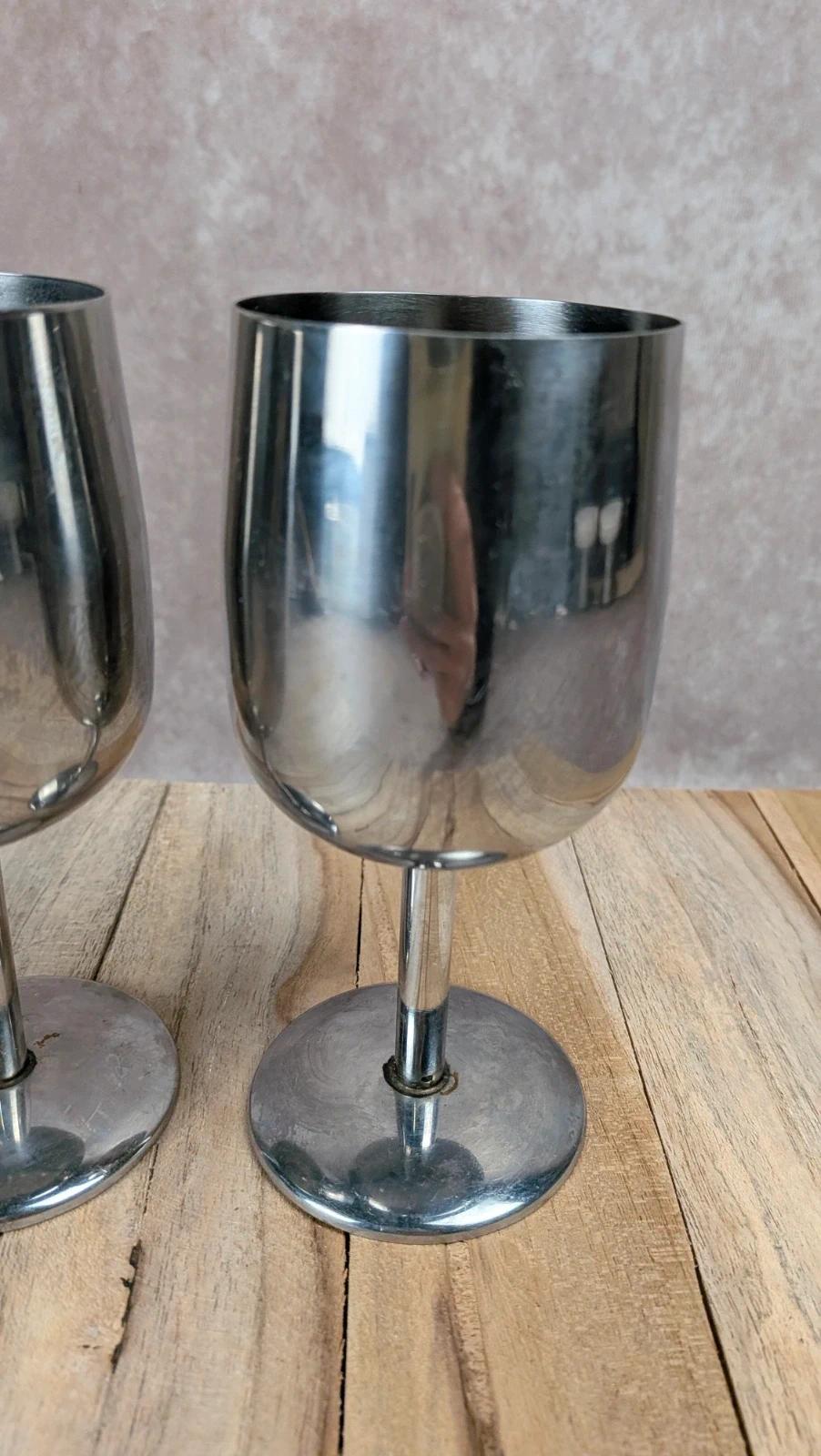 Lot de 2 verres à pied en métal argenté vintage