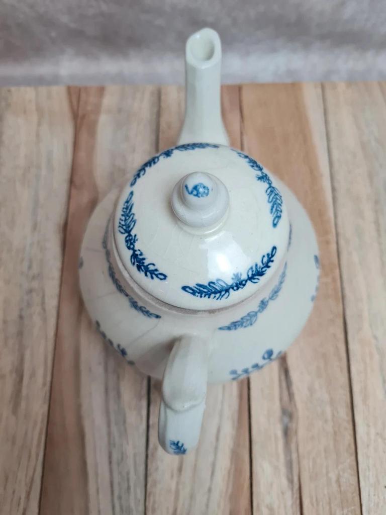 Théière ancienne en grès émaillé décor bleu – esprit Saint-uzé