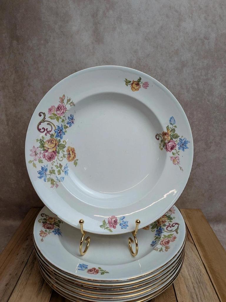 Lot de 8 assiettes creuses anciennes Faïencerie d’onnaing