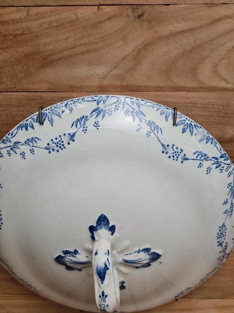 Couvercle de soupière Terre de Fer Creil & Montereau modèle Mireille décor bleu