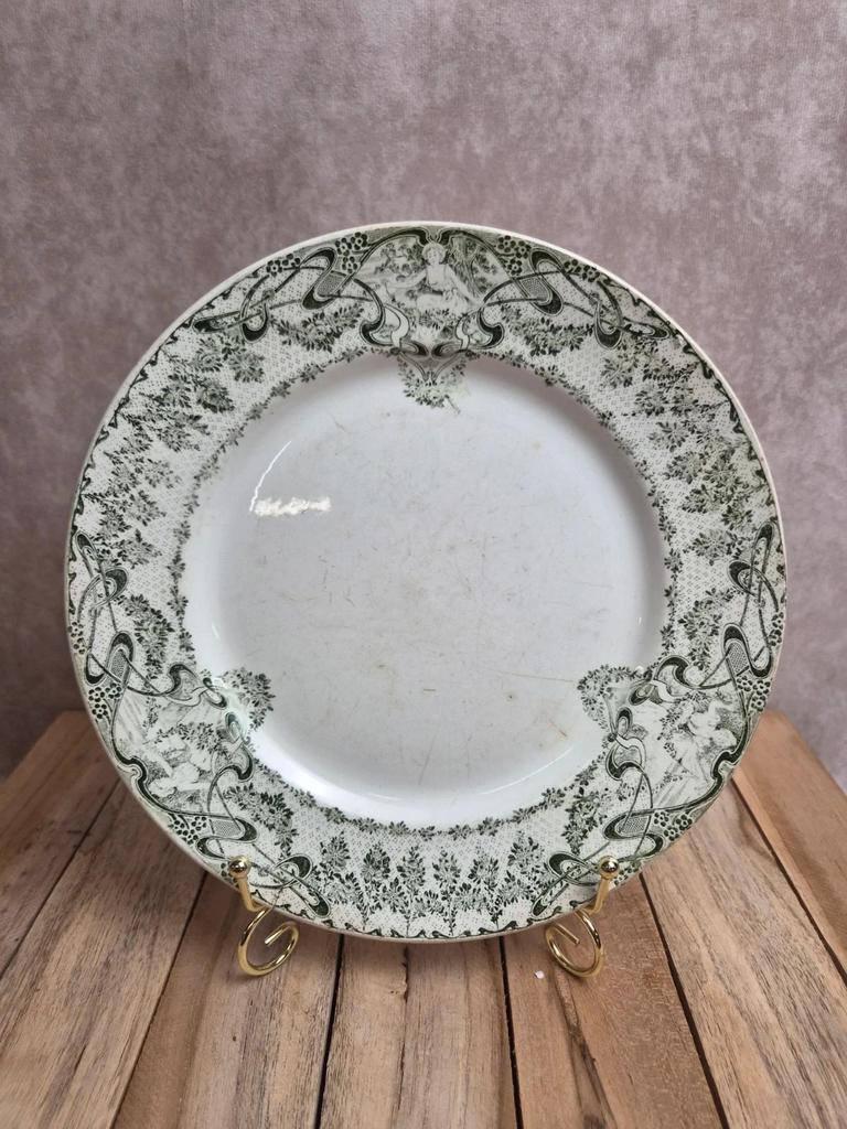 Assiette ancienne terre de fer Creil et Montereau modèle Compiègne verte