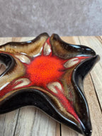 Coupelle étoile de mer vintage en céramique Vallauris style lava rouge et noir