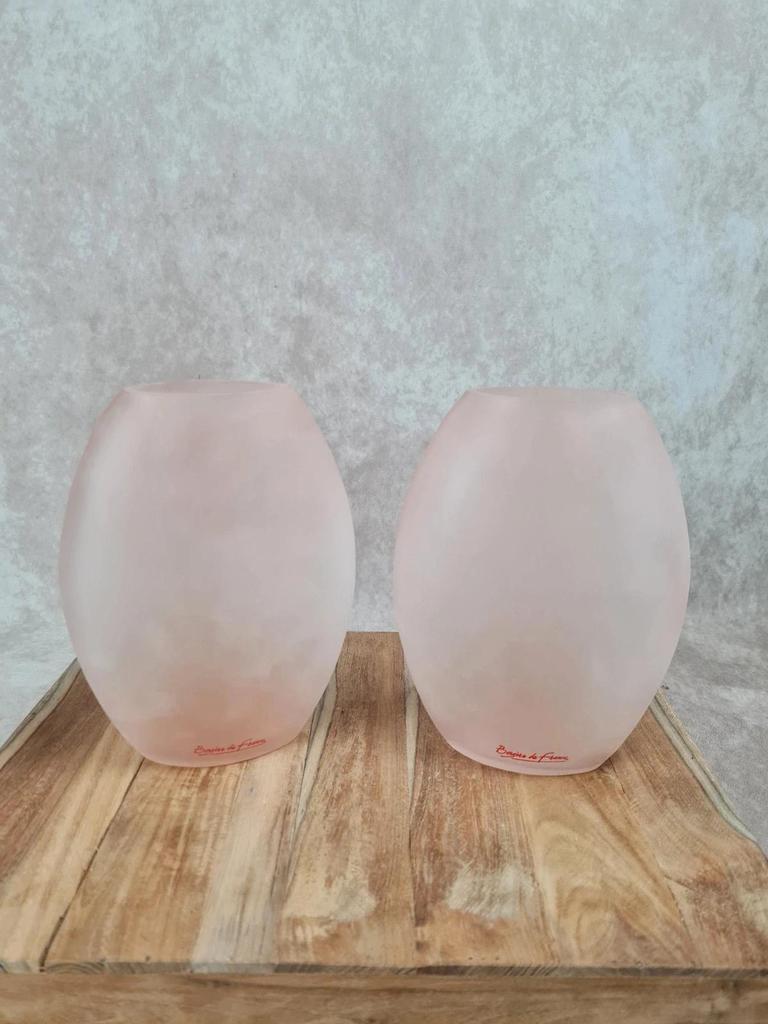 🌸 Paire de vases Bergère de France – verre dépoli rose poudré 🌸