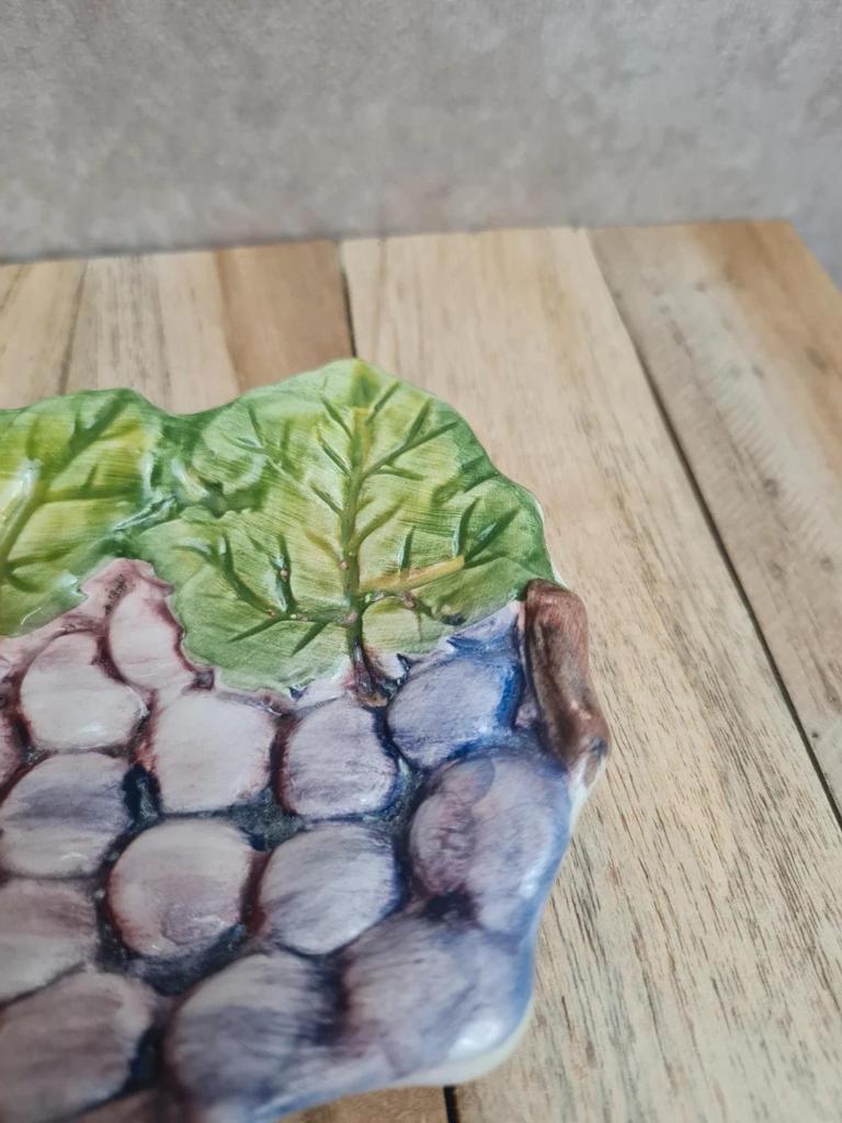 Ravier ancien en barbotine décor raisin 🍇 feuille – Portugal
