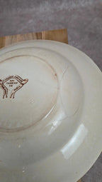 Lot de 2 assiettes creuses en terre de fer – Cie Franco-anglaise, Rue Turbigo 78 Paris 🤎