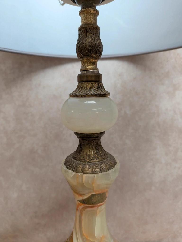 Pied de lampe vintage en onyx et laiton