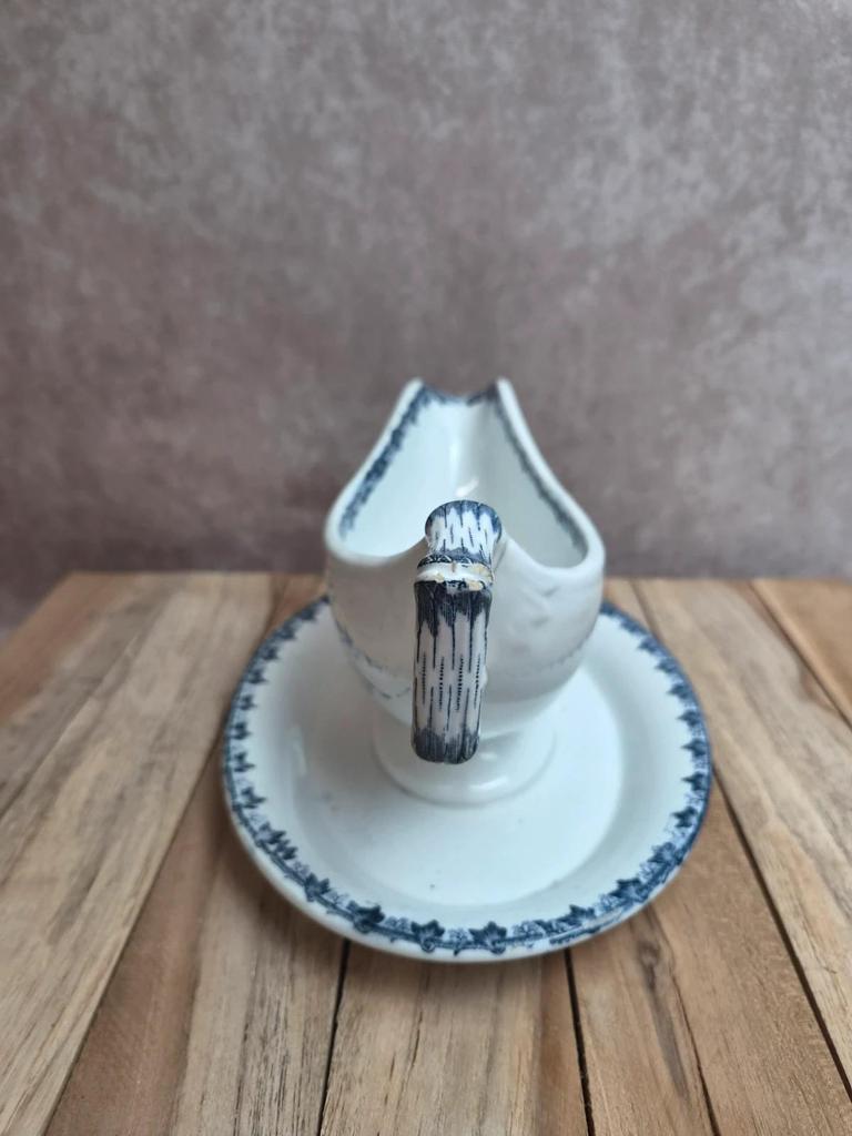 Saucière ancienne Sarreguemines forme Bambou – décor bleu non répertorié – terre de fer