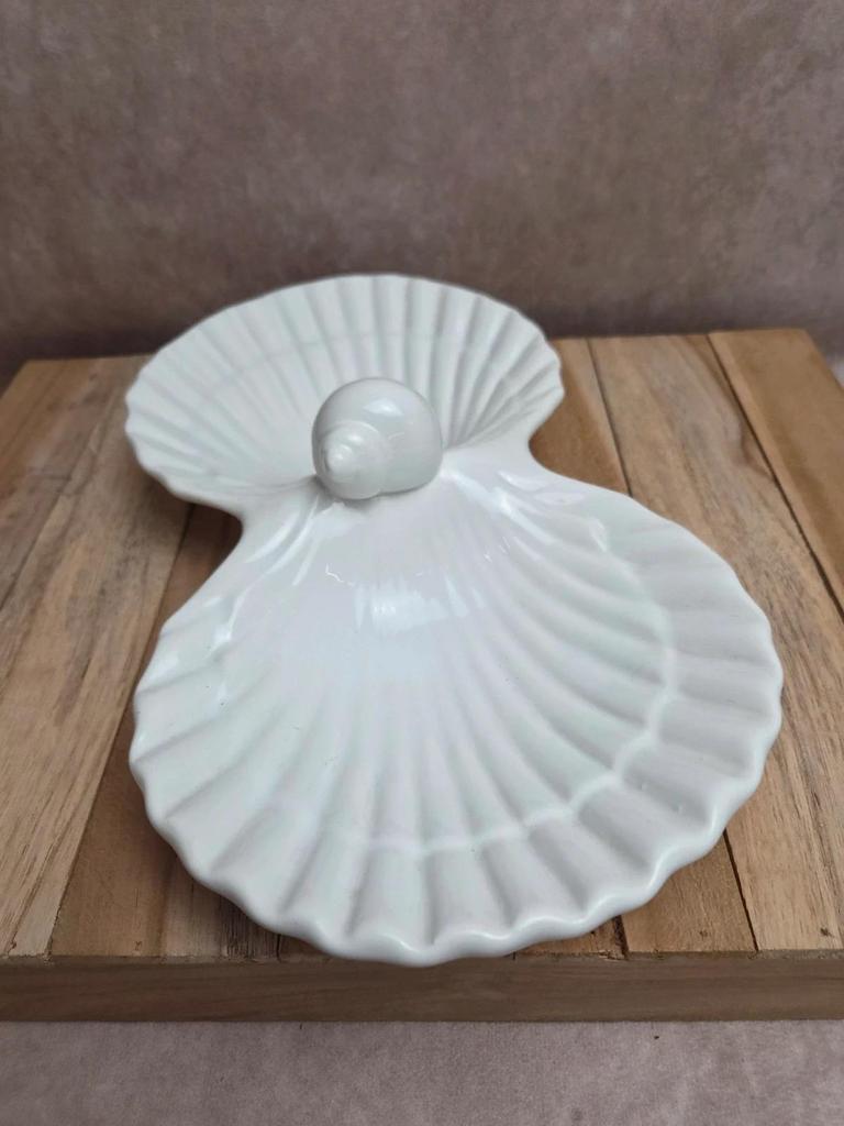 Présentoir apéritif vintage coquillages en porcelaine blanche