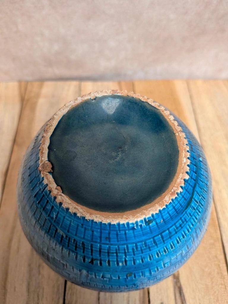 Vase boule vintage en céramique émaillée bleu attribué à Aldo Londi pour Bitossi