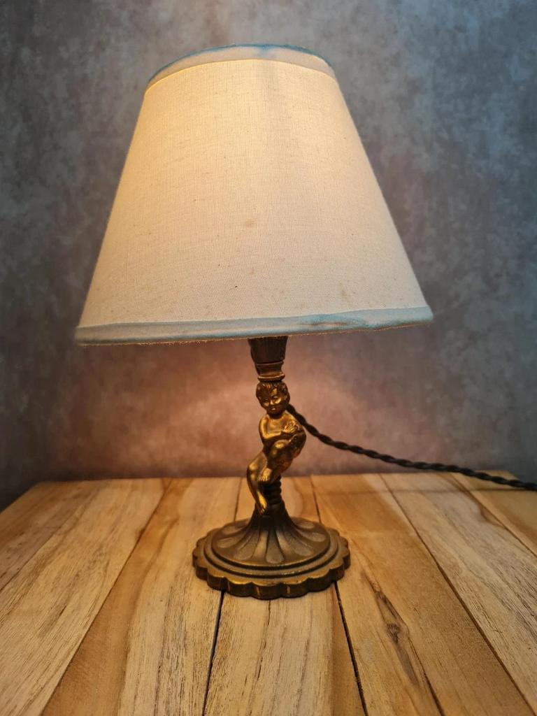 Lampe ancienne putti / angelot en métal patiné – pied décoratif vintage E14