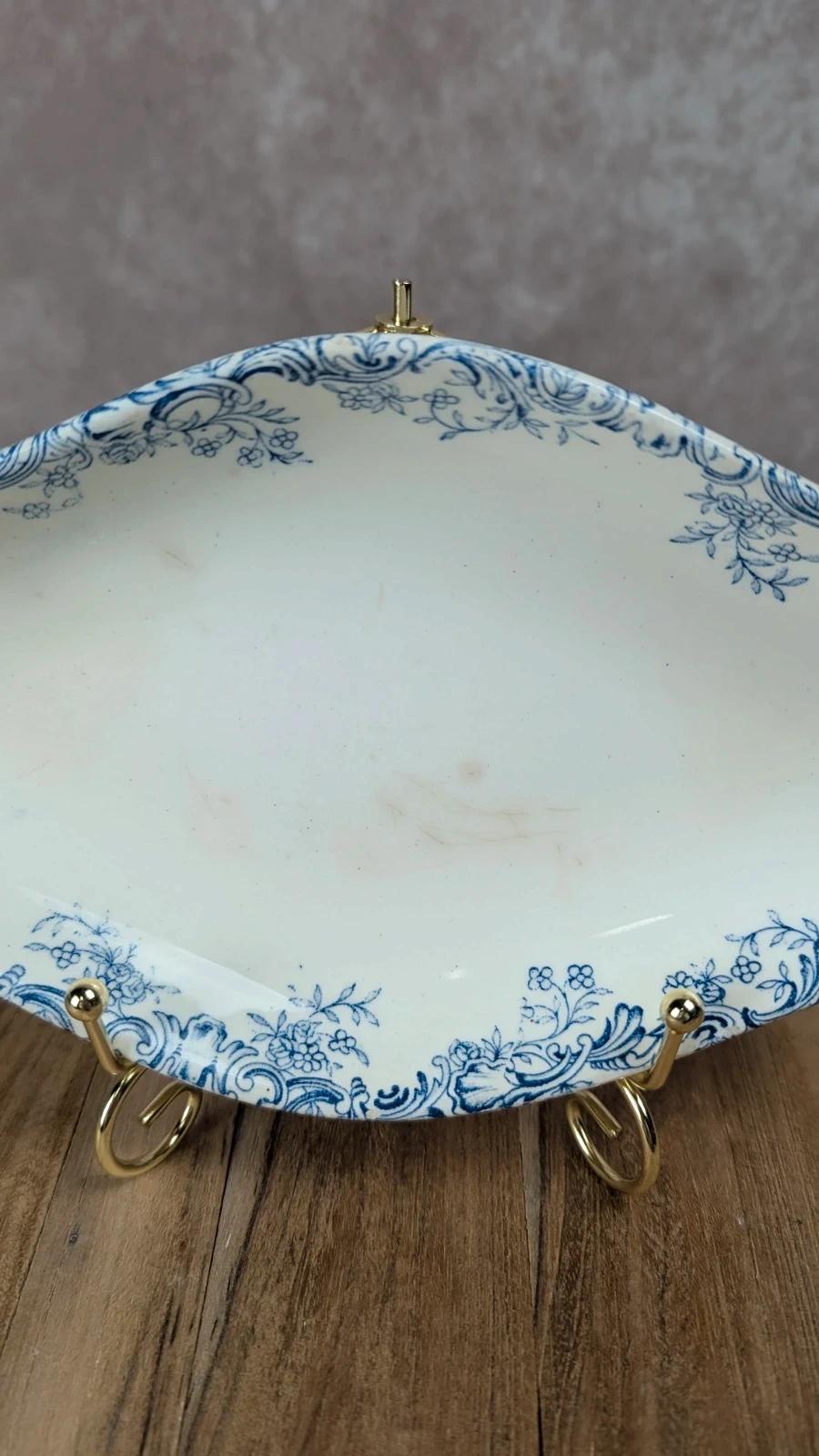 Ravier ancien en terre de fer – décor bleu