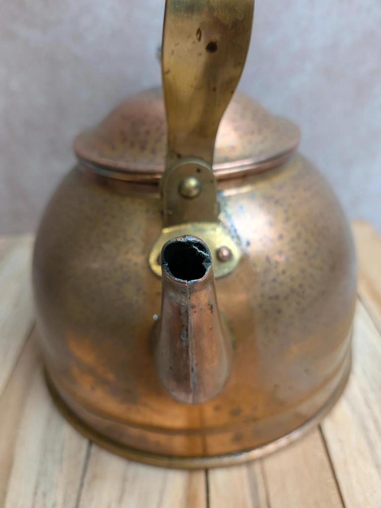 Bouilloire vintage en cuivre et porcelaine – Portugal
