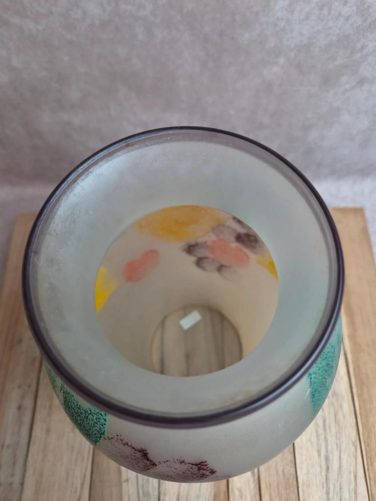 Vase vintage italien en verre dépoli moulé décor floral coloré – années 60/70