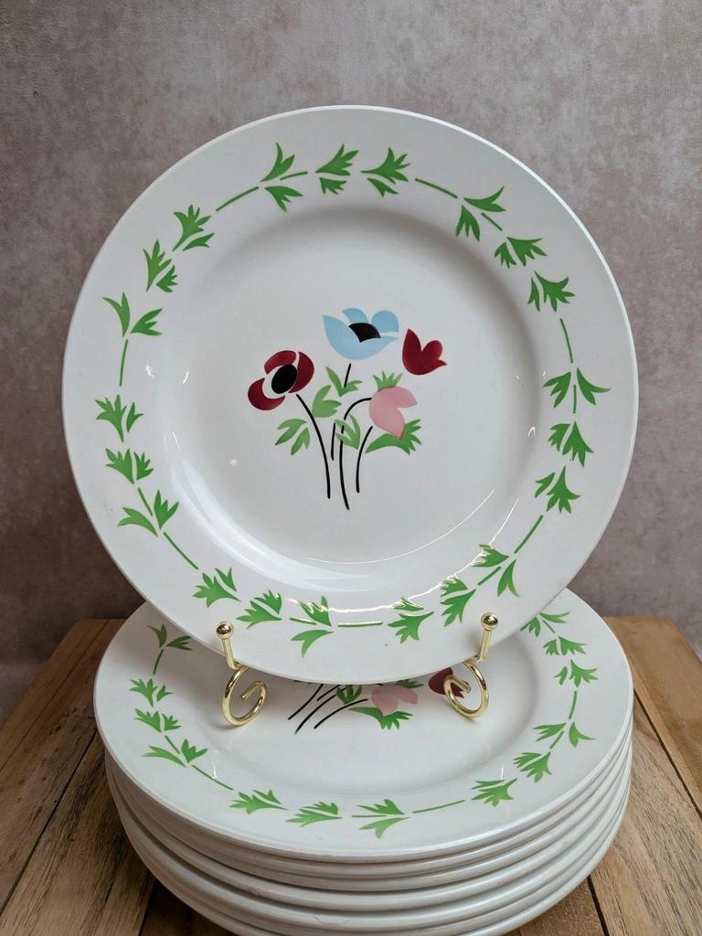 Lot de 9 assiettes plates en terre de fer Digoin Sarreguemines – Modèle Poupette – Vintage