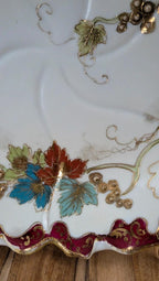 Plat décoratif ancien en porcelaine chinoise – dorures & décor polychrome