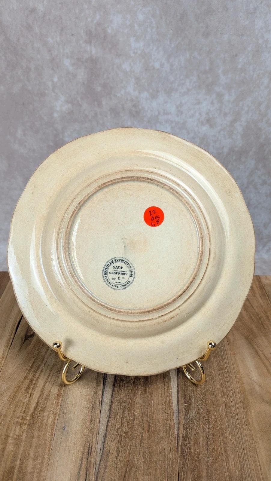 Assiette ancienne Gien – Médaille Exposition 1844 – Décor historique Grèce