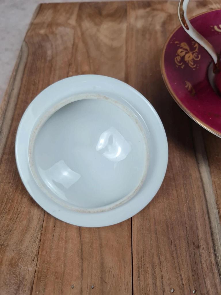 Tasse trembleuse ancienne décorée à la main – porcelaine de France