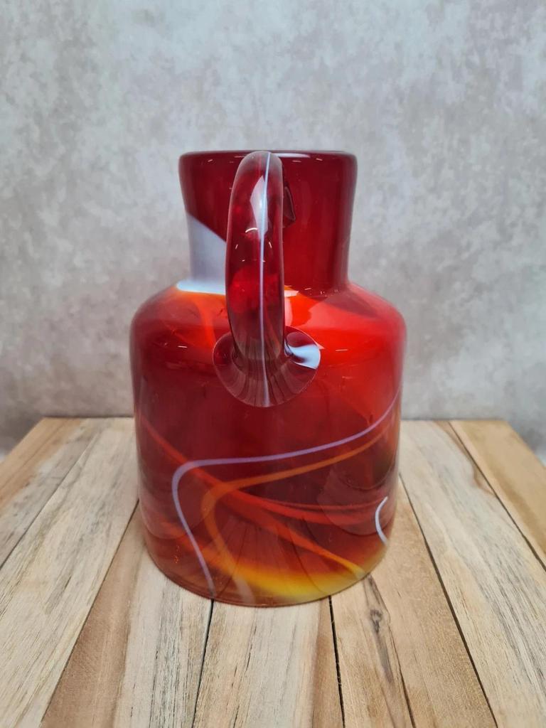 Vase / cruche en verre soufflé rouge – style Murano – pièce vintage années 70