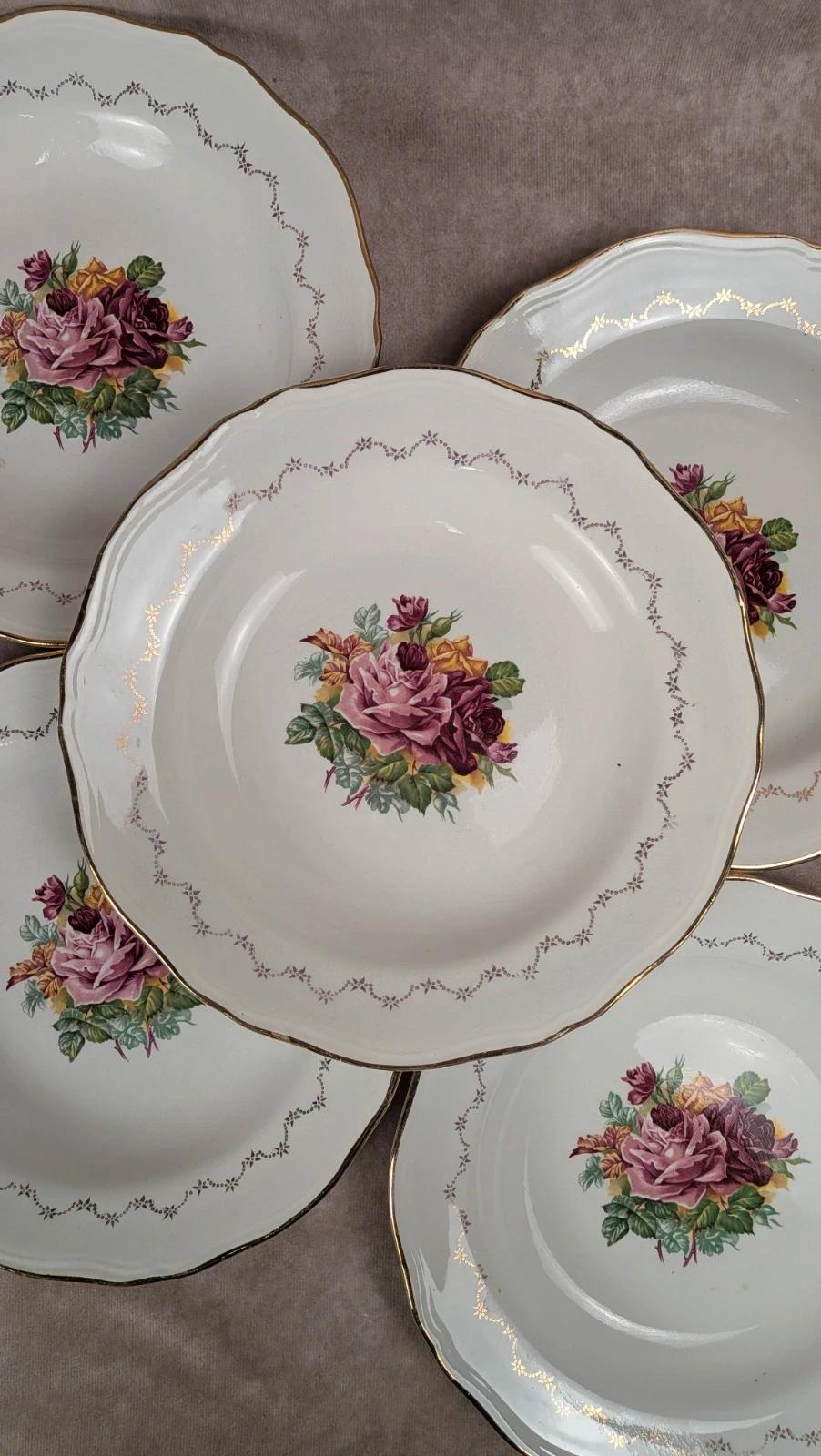 Lot de 7 assiettes creuses anciennes L’amandinoise – Faïence florale