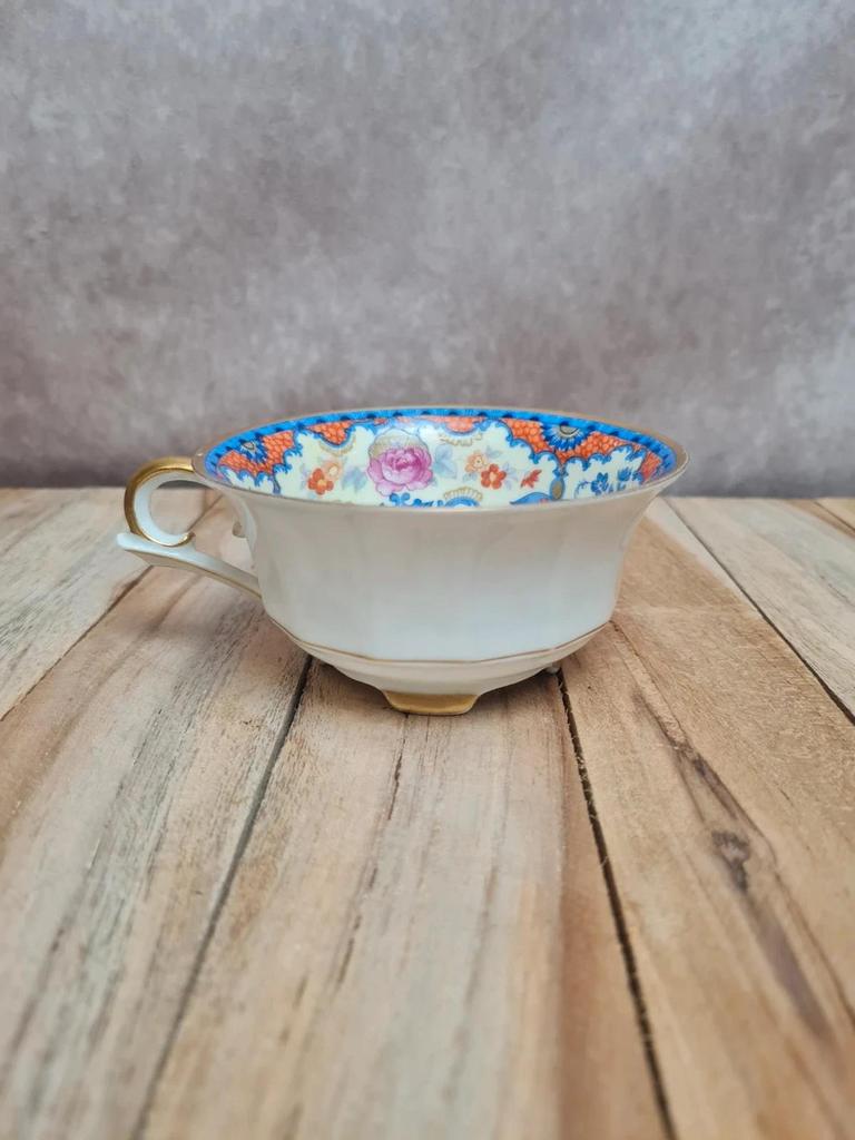 Tasse ancienne porcelaine Kpm Berlin années 1920 décor floral doré