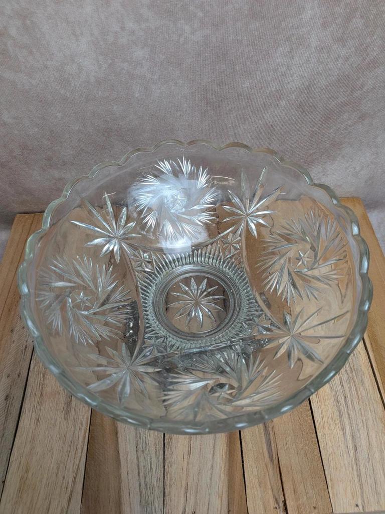 Coupe vintage en verre taillé sur pied métal argenté