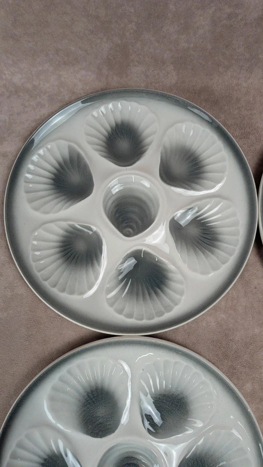 Lot de 5 assiettes à coquillages – moules en relief – faïence vintage