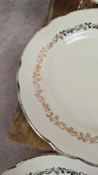Lot de 8 assiettes à dessert anciennes Villeroy & Boch – frise dorée