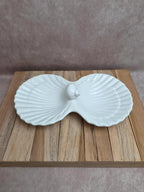 Présentoir apéritif vintage coquillages en porcelaine blanche