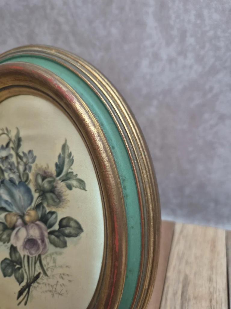 Cadre ovale vintage doré – Impression florale sur tissu – Style romantique shabby chic