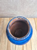 Vase artisanal vintage en terre cuite émaillée bleue – Style Safi Maroc