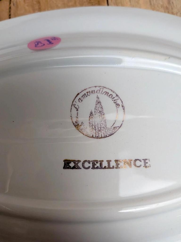 Lot de 2 petits plats ovales terre de fer L’amandinoise modèle Excellence rose et doré