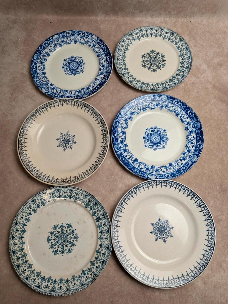 Lot de 6 assiettes plates dépareillées en terre de fer