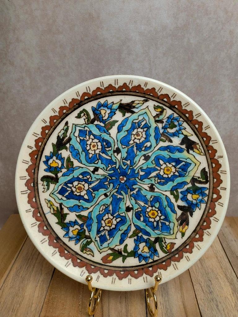 💠 Assiette artisanale en céramique émaillée décor floral 💠